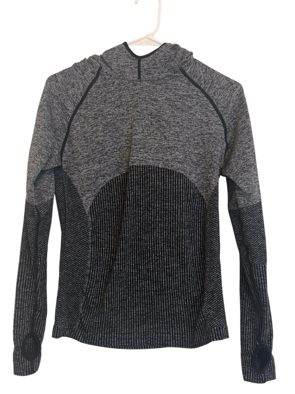 2/$30 Fabletics Seamless Hooded Long Sleeve Top Gray Black Size M Thumbholes